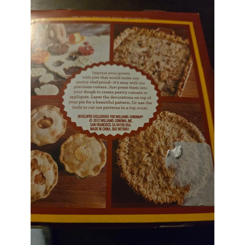 New Williams Sonoma Autumn Piecrust Cutters Set 4 Fall Leaf Pumpkin turkey Acorn
